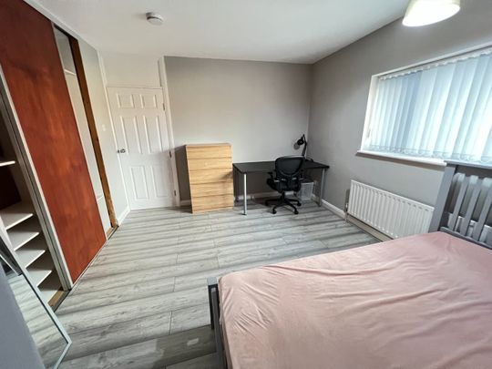 5 Bed Detached House, Charter Avenue, CV4 - Photo 1