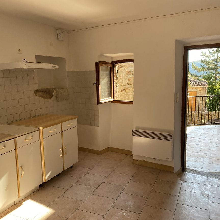 Location Maison 3 pièces 70m² LES VANS 07140 - Photo 1