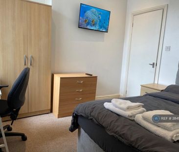 1 bedroom in a house share to rent - Photo 6