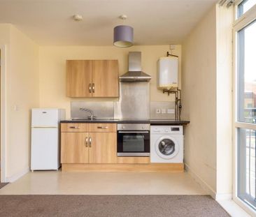 Studio to rent - Photo 6