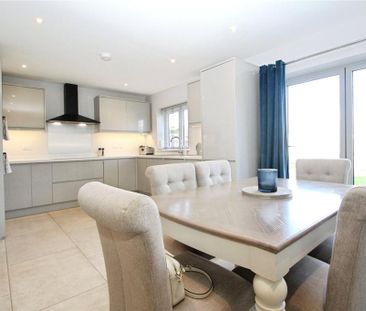 3 bedroom detached house to rent - Photo 5