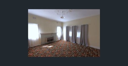 CENTRALLY LOCATED - Photo 3