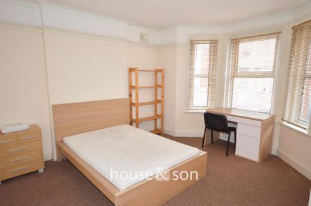 4 bedroom detached house to rent - Photo 3