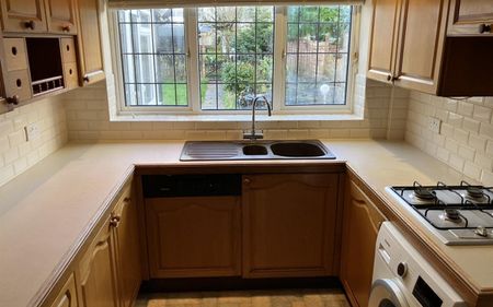 Downlands Avenue, Worthing - Photo 5