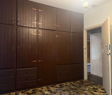 Quirky Home with lots to offer in Elizabeth North - Photo 6