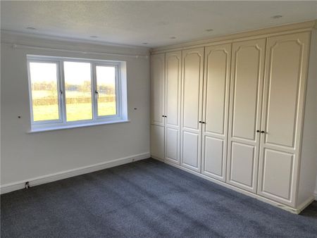 A spacious four bedroom family detached house with enclosed garden and exceptional views in this beautiful village, with good local schooling. - Photo 5