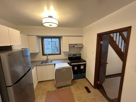 For Lease - 13 East Road Unit# Main & 2nd Flr, Toronto, Ontario - Photo 3