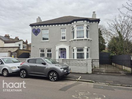 1 bedroom in a house share to rent - Photo 3