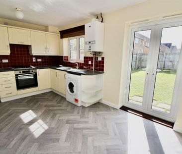 3 bedroom Semi-detached house to rent in Chesters Avenue, Longbento... - Photo 6