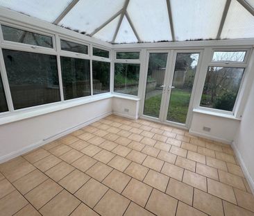 Fulmar Close, PENARTH - Photo 5