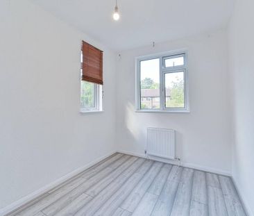 3 bedroom end of terrace house to rent - Photo 1