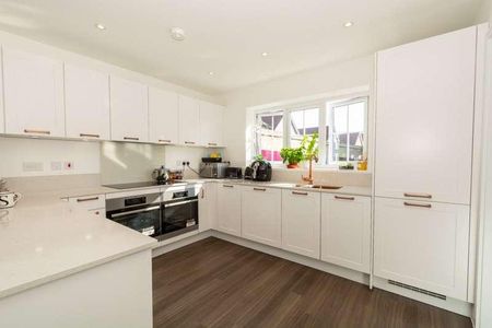 Robert Mccarthy Place, Beaulieu Park, Cm, CM1 - Photo 4