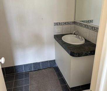 East Victoria Park - Photo 2