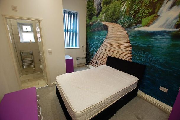 1 bedroom in a house share to rent - Photo 1