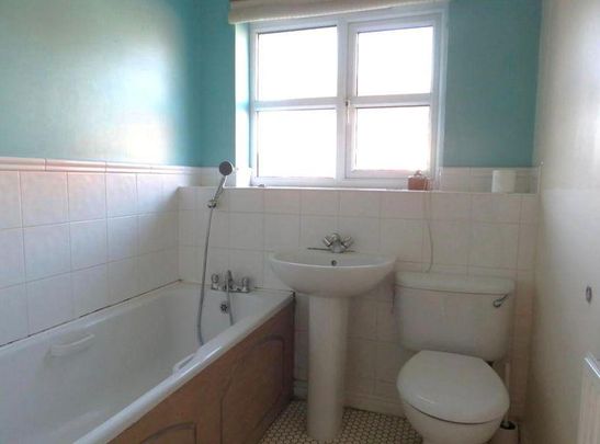 4 bedroom detached house to rent - Photo 1