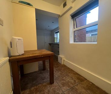 3 bedroom terraced house to rent - Photo 3