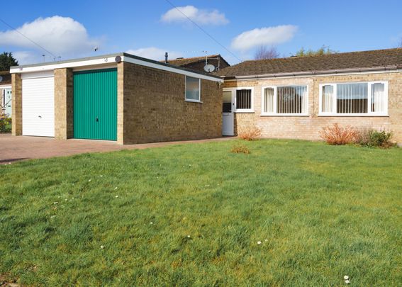 St Laurence Avenue, Brundall, Norwich - Photo 1