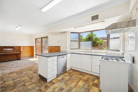 “Well-Appointed and Spacious Family Home” - Photo 4