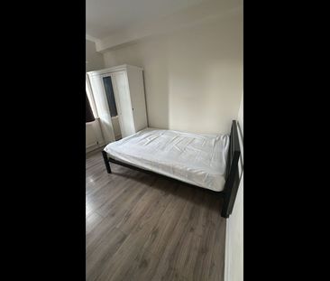 Room in a Shared Flat, Kennyland Court, NW4 - Photo 5