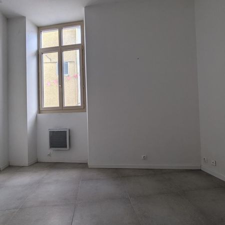 Location Appartement 2 pièces 50m² AIRE SUR L ADOUR 40800 - Photo 4