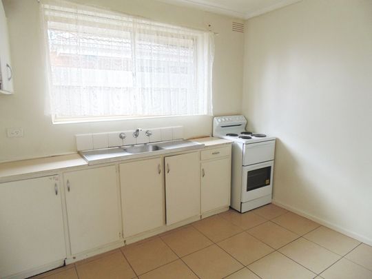 Neat 1 Bedroom Unit. - Photo 1