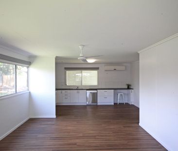 4 Elizabeth Street, Sarina - Photo 1