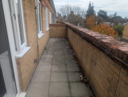 2 bedroom flat to rent - Photo 5