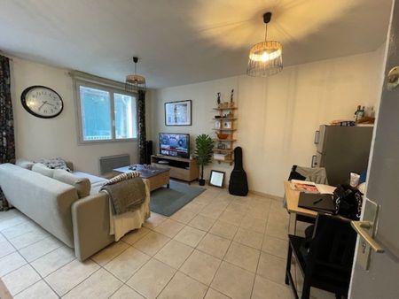 T2 EN HYPER CENTRE VILLE SUR COUR INTERIEURE - Photo 4