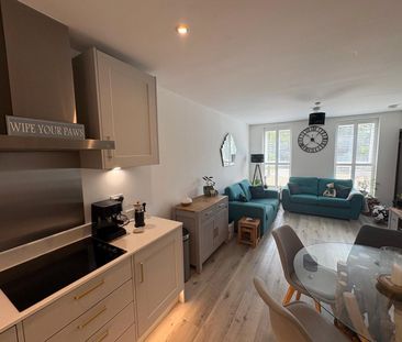 Patricia Close, Wellesley, Aldershot, Hampshire, GU11 - Photo 3