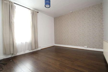 Salisbury View, Armley, LS12 - Photo 2