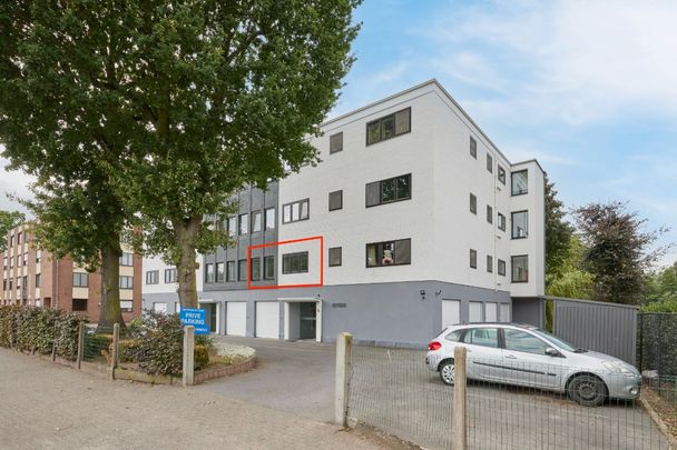 Gerenoveerd appartement pal aan het donkmeer in Berlare - Foto 1