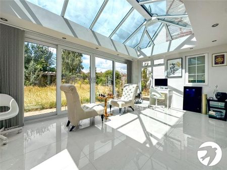 5 bedroom detached house to rent - Photo 4