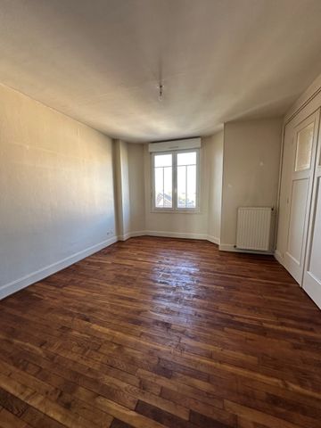 A LOUER APPARTEMENT TYPE 3 SAINTE SAVINE - Photo 2