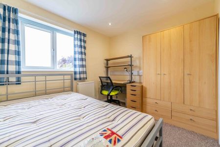 71 Eastfield Crescent - Photo 3