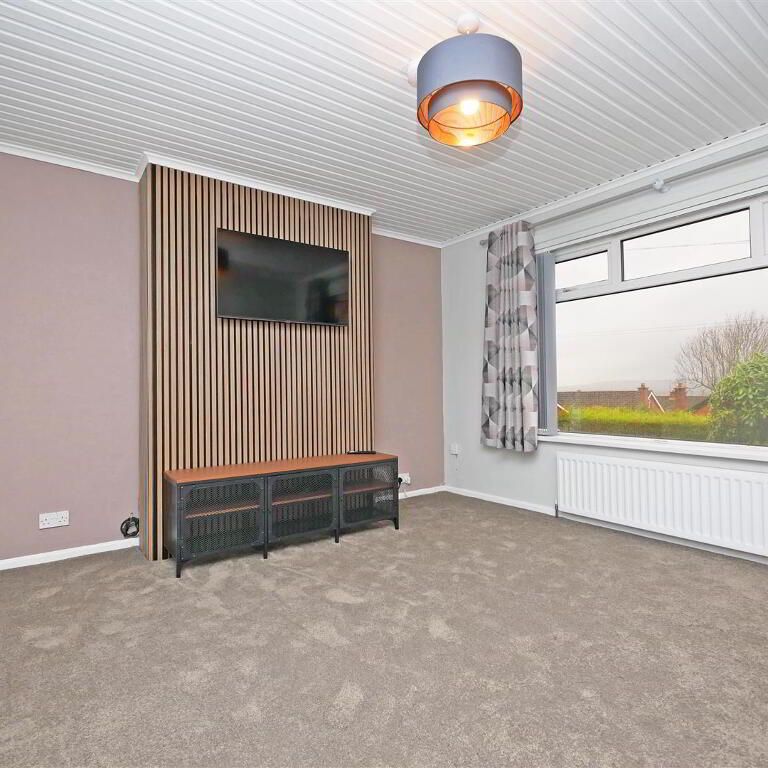 12 Beechill Park East, Saintfield Road, Belfast, BT8 6NX - Photo 1