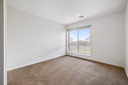 15 Pagliano Street, Strathnairn Australia - Photo 5