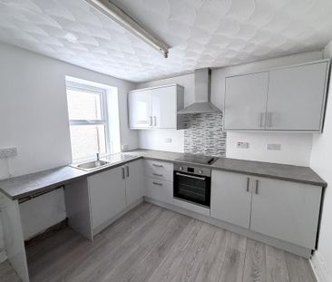 2 bedroom semi-detached house to rent - Photo 5
