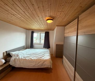 Charmante halfopen woning met garage, 2 slaapkamers en grote tuin - Photo 5