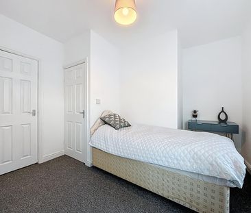 2 bed end of terrace house to rent in Cumnock Place, Splott, Cardif... - Photo 2