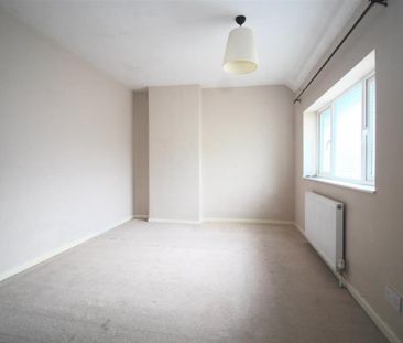 2 bedroom end of terrace house to rent - Photo 3
