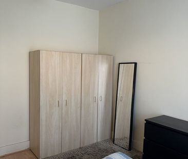 3 Bed Terraced House, Calderon Road, E11 - Photo 1