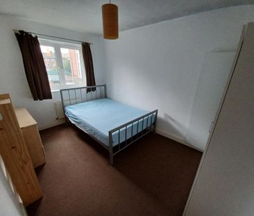 3 bedroom semi-detached house to rent - Photo 5