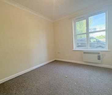 Bentley House - Photo 3