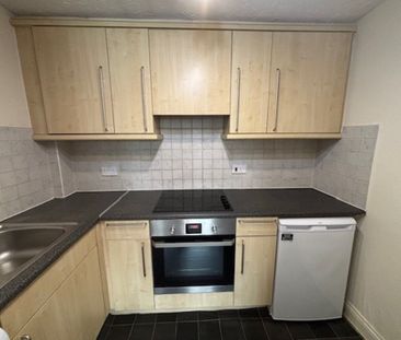 Mountbatten Close, Preston - Photo 5