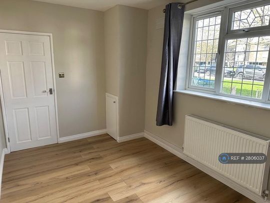 4 bedroom terraced house to rent - Photo 1