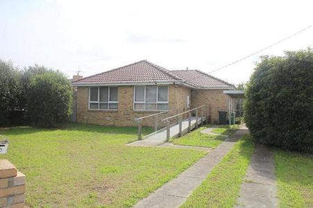 WALKING DISTANCE TO TRAIN STAITION - Photo 4