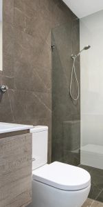 AIR- CONDITIONED MODERN STUDIO APARTMENT WITH PARK VIEWS - Photo 4