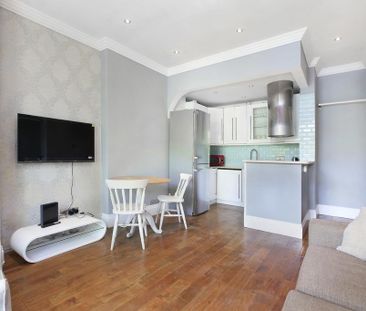2 bedroom flat to rent - Photo 2