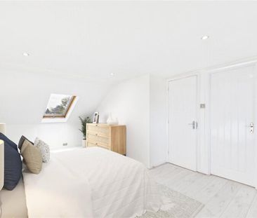 Hazel Road, Mytchett - 5 bedrooms Property for lettings - Seymours - Photo 4