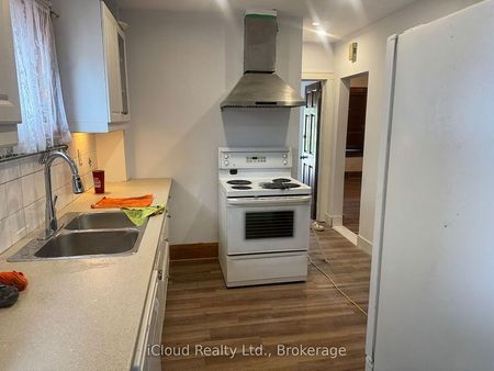 For Lease - 1395 Dougall Avenue Unit# 1, Windsor, Ontario - Photo 2